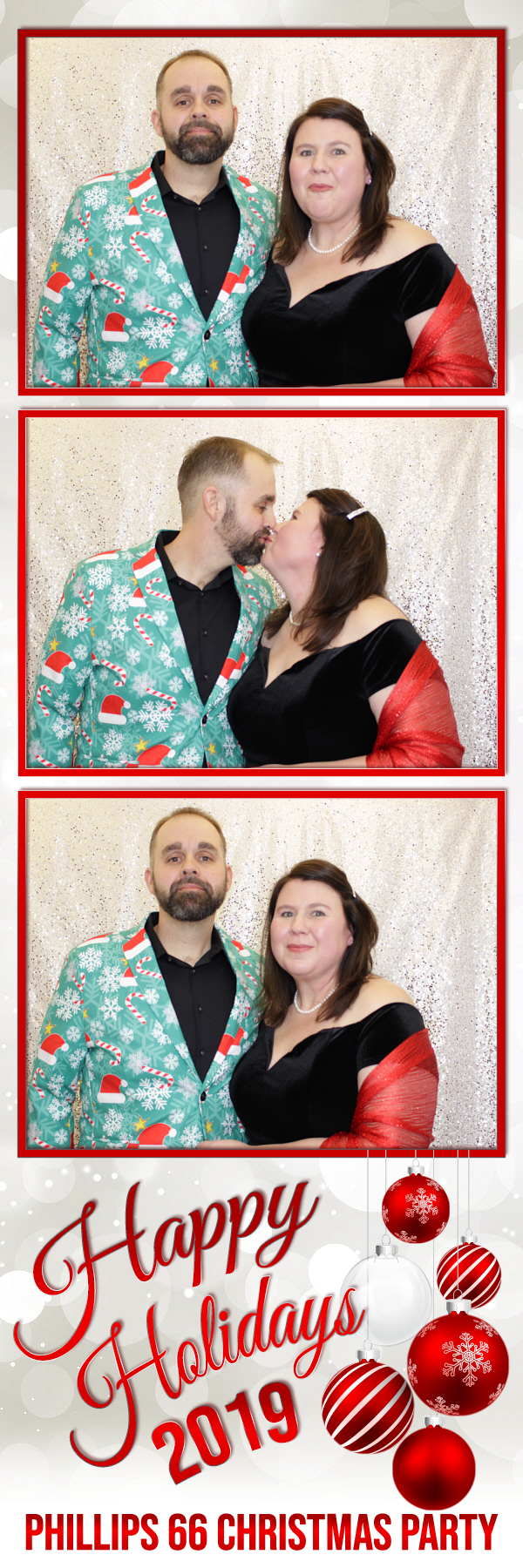Phillips 66 Christmas Party | View more photos from the event at gallery.photoboothbillings.com/u/PhotoBoothBillings/Phillips-66-Christmas-Party